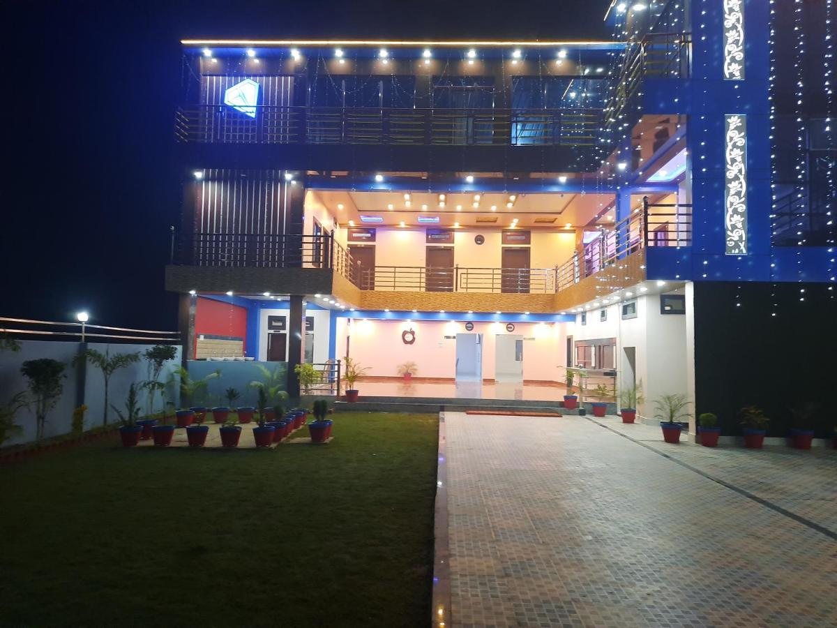 Hotel Blue Diamond Bahraich Luaran gambar